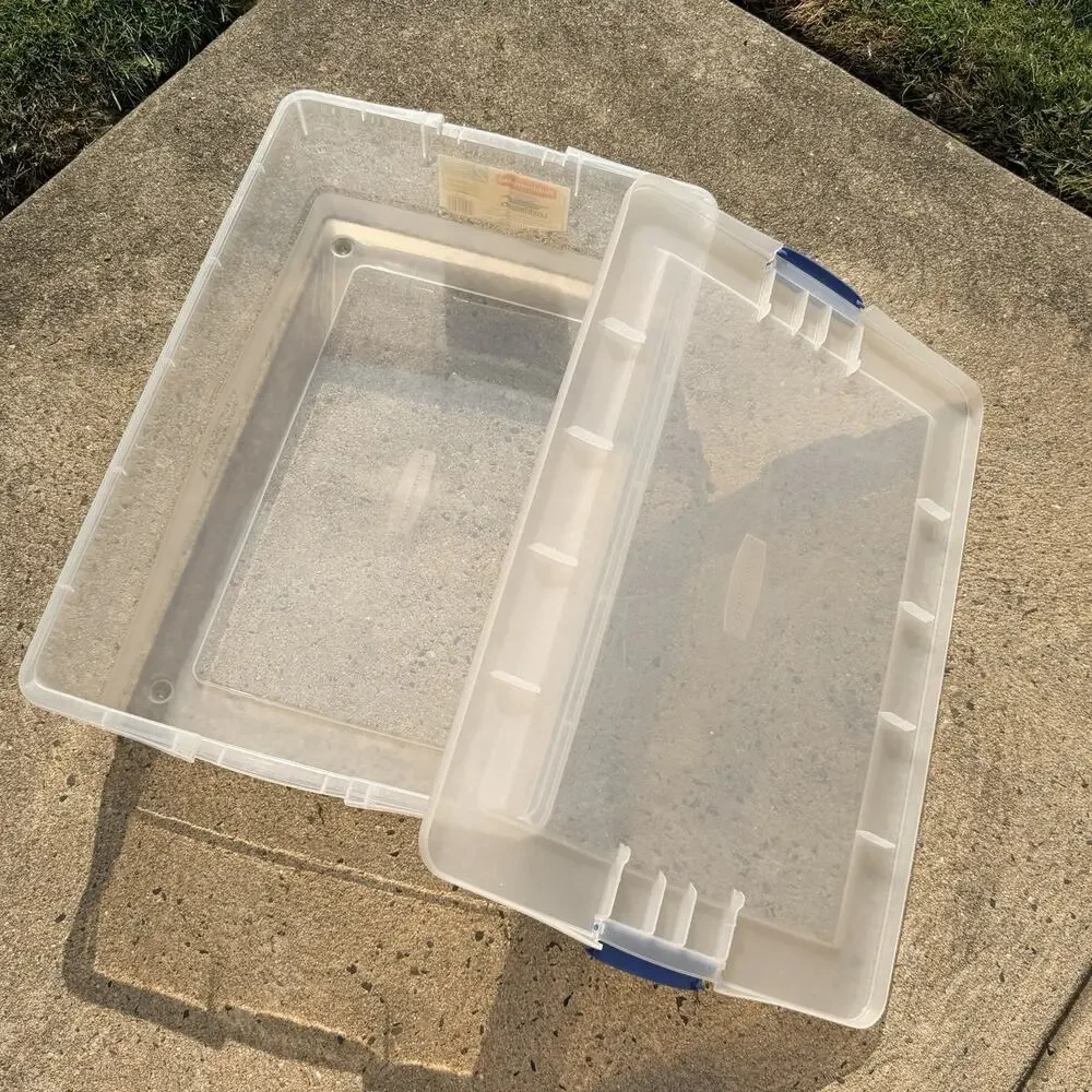 Rubbermaid 30 qt Latch Toppers 4481 USA Blue Clear Storage Box 27 x 16 x 6